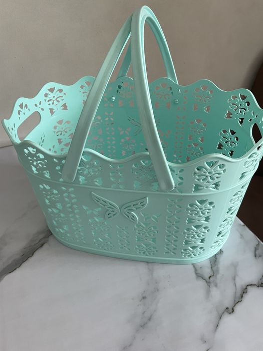 Продам корзину пластмассовую