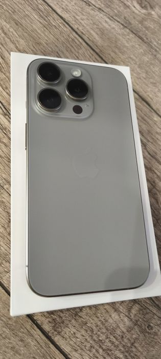 IPhone 15 pro 256 gb
