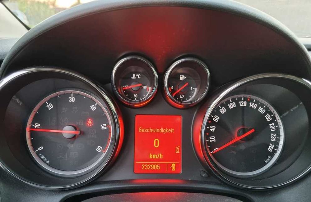 Opel Astra J 2011 motor 1,7 diesel numere valabile