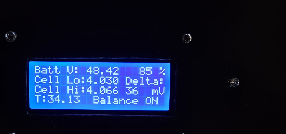 Raft acumulatori Tesla 63,6 kW pentru fotovoltaice