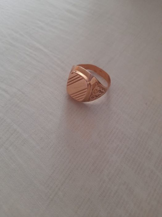 Продам золотое кольцо