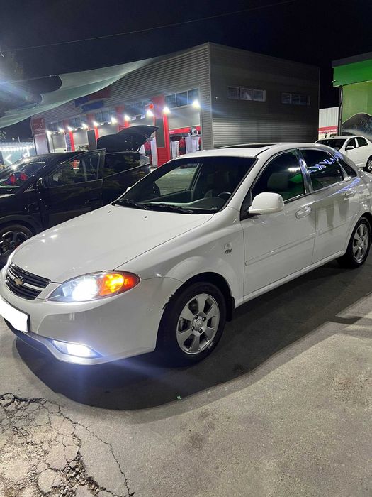 Chevrolet Gentra 2017 yil 84000 yurgan