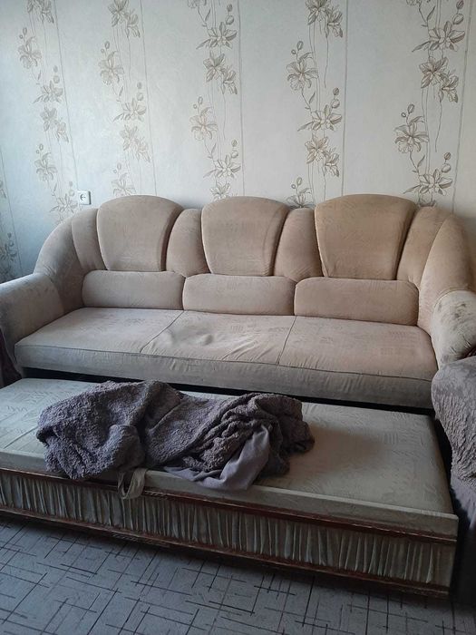 Мягкий мебель:Диван + 2кресло , вместе с чехлом.