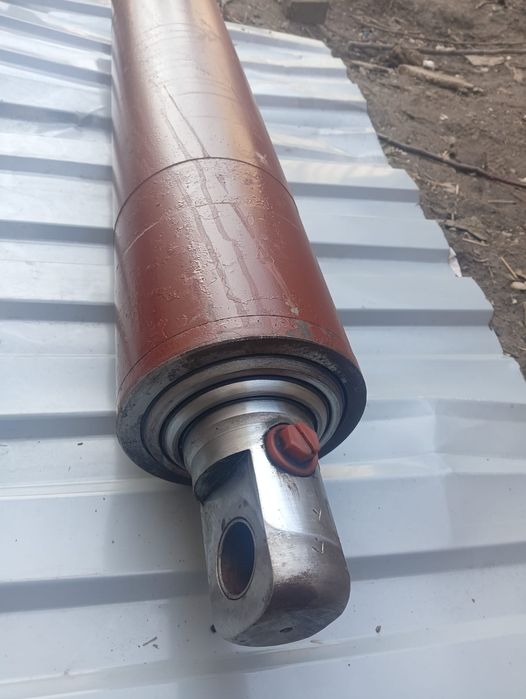 Продам гидроцелиндры для автовозов