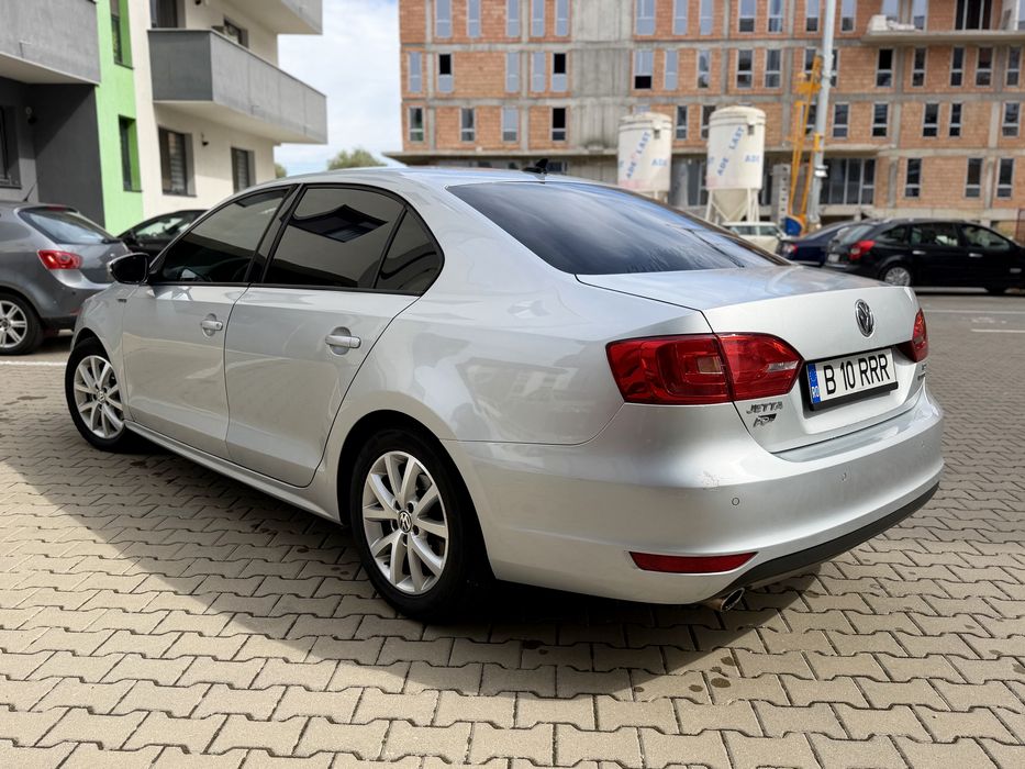Volkswagen Jetta 1.6 TDi 2012 R-line Euro 5