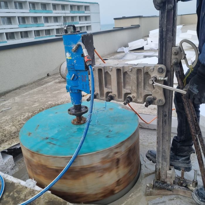 Gaura centrala hota aerisiri ac instalatii sanitare carota carotare