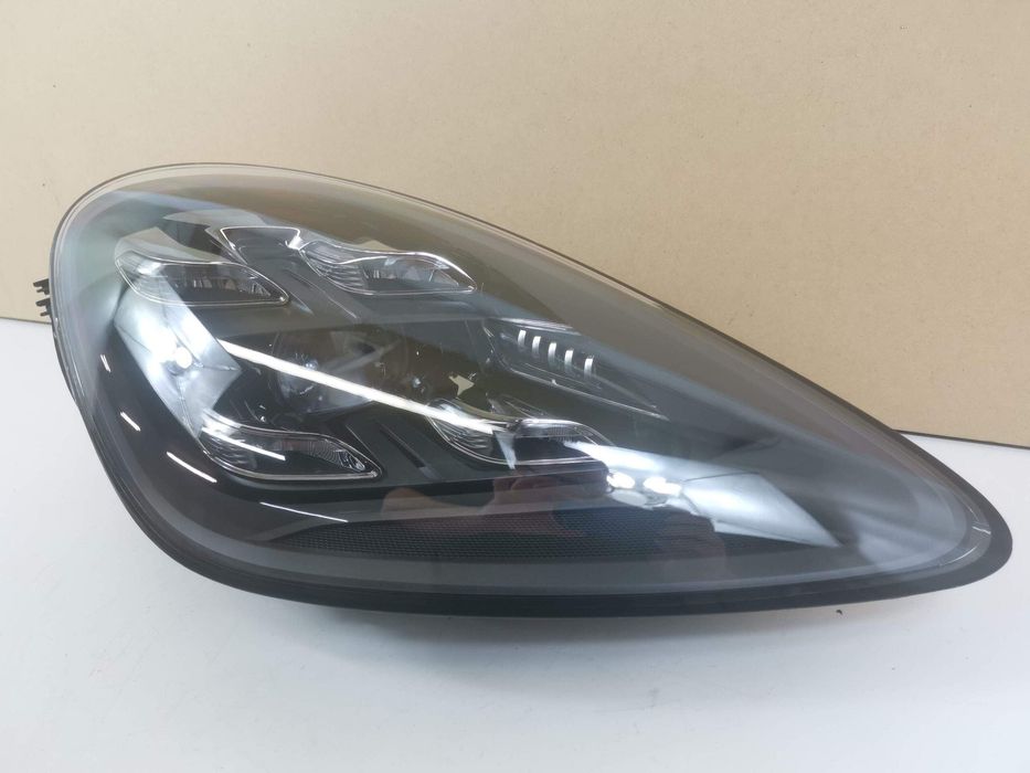 Фар Дясно Full Led Matrix Porsche Cayenne 3 9Y Оригинал В Добро Състоя