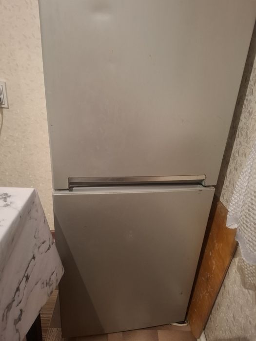 Продам б/у холодильник