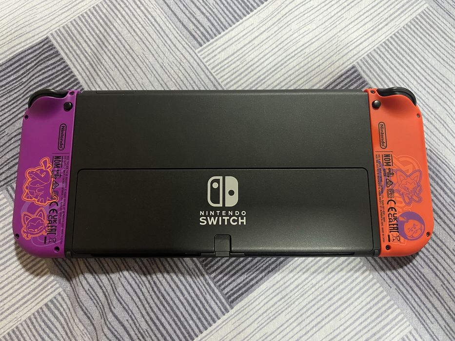 Nintendo Switch OLED с игри и аксесоари
