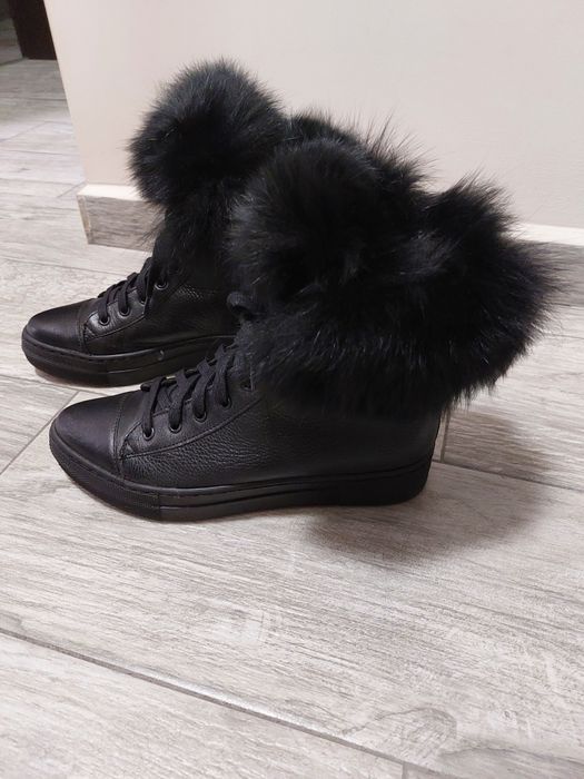 Елегантни кожени боти