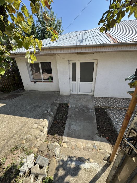 Vand casa zona Scoala 10
