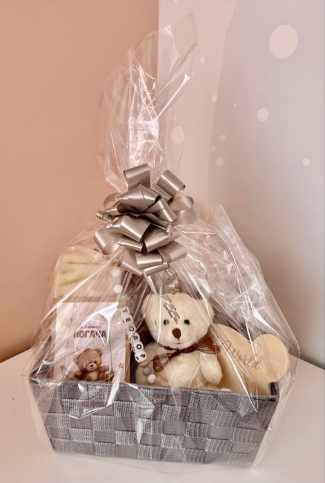 Подаръчна кошница за бебешка погача