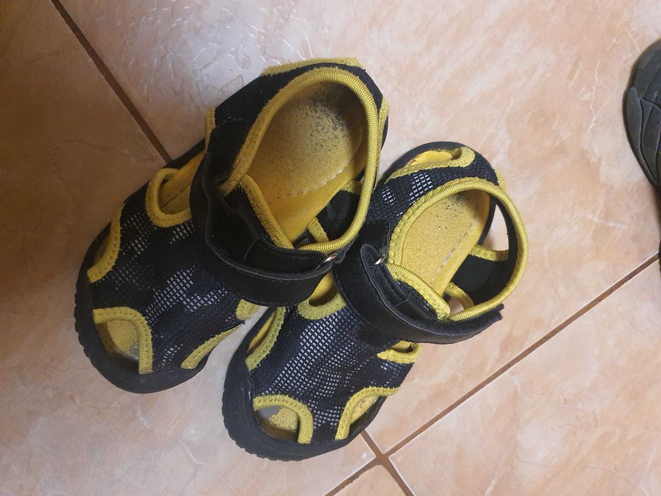 Обувки за дете  маратонки и сансали