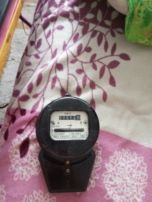 Продам эл.счетчик б/у