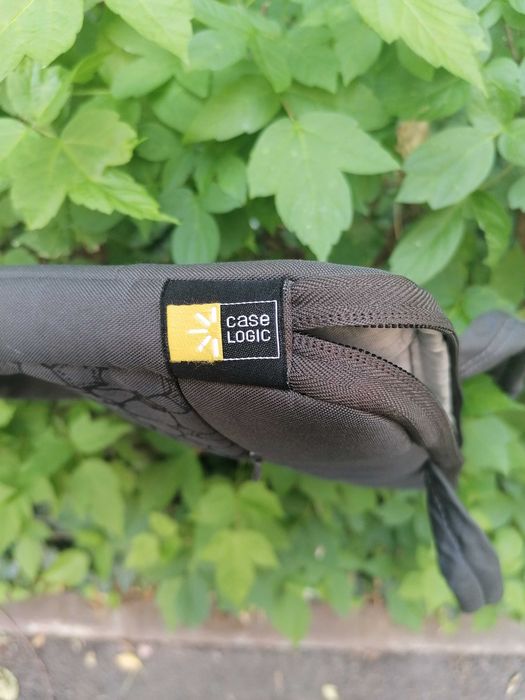 Geanta laptop Case Logic