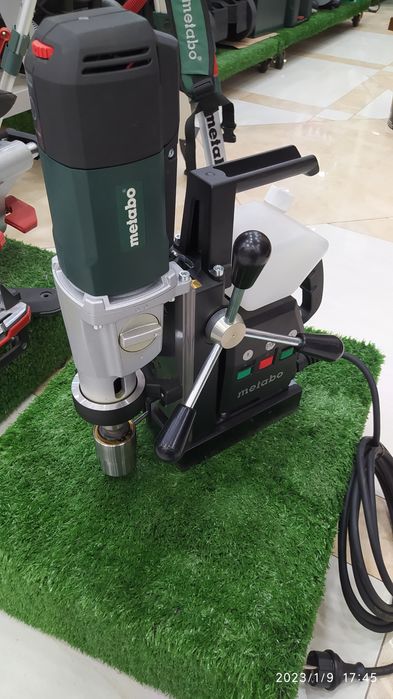ДРЕЛЬ на магнитной стоке  Metabo MAG 50