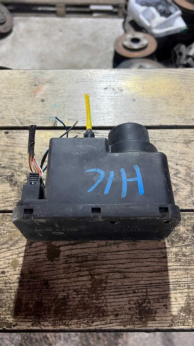 Компрессор центрального замка Мерседес W202