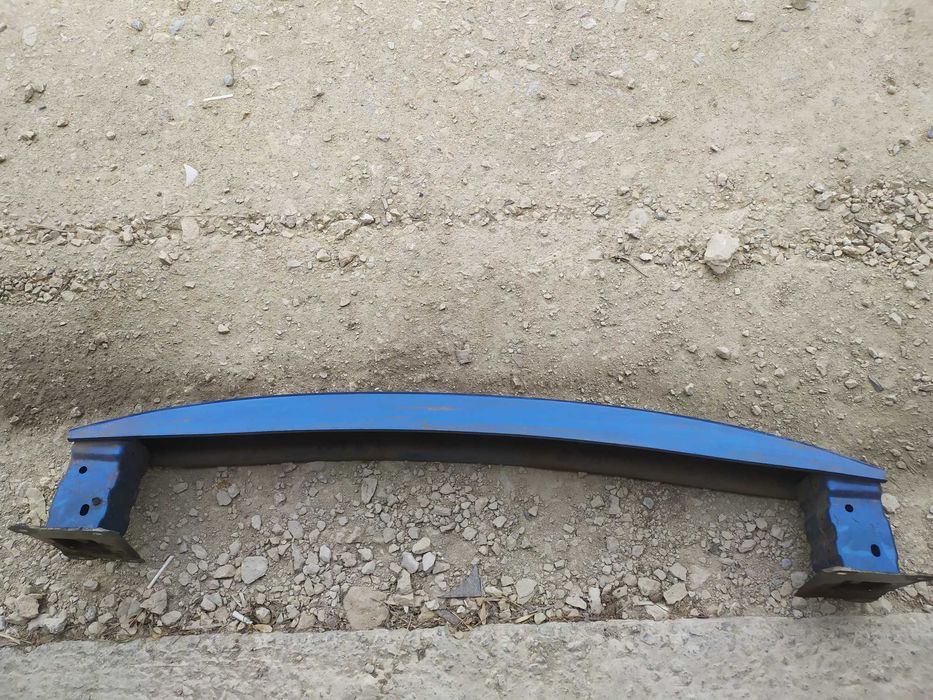 Греда/ усилка/под задната броня за Шкода Октавия 3 комби.