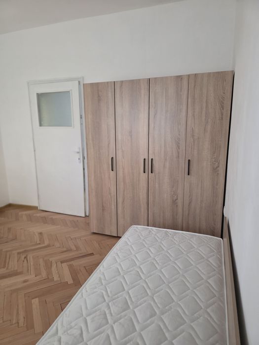 Дава се под наем Тристаен апартамент в Плевен, Сторгозия - 90 кв.м за 398.82 € - Снимка #4