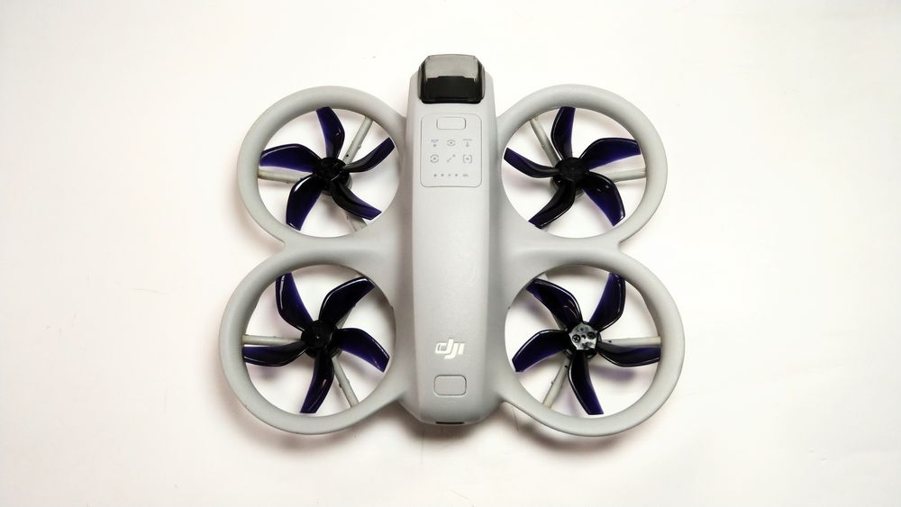 DJI Neo квадрокоптер