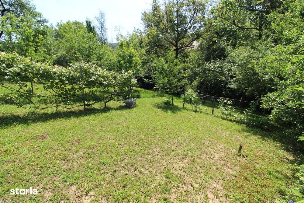 Vând casă P+E în Hunedoara, zona Chizid, teren 713mp, f.s. 17m