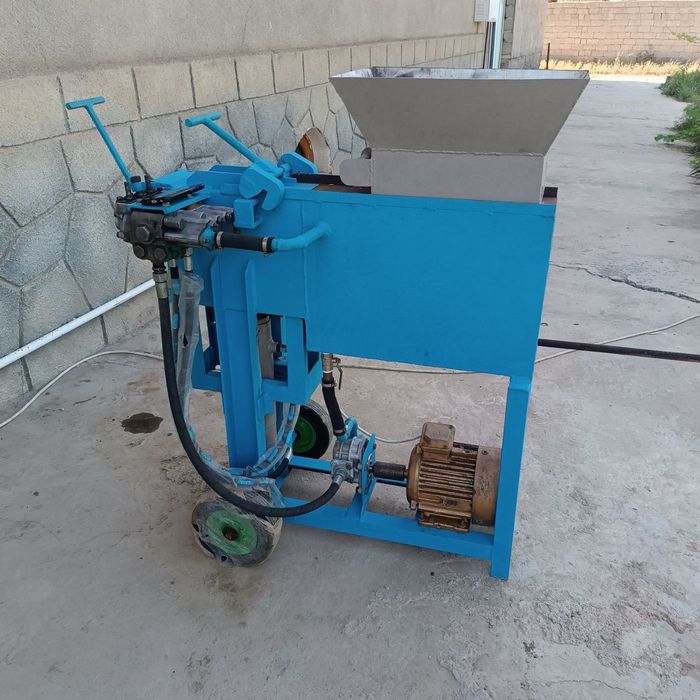 Press loy blok apparat