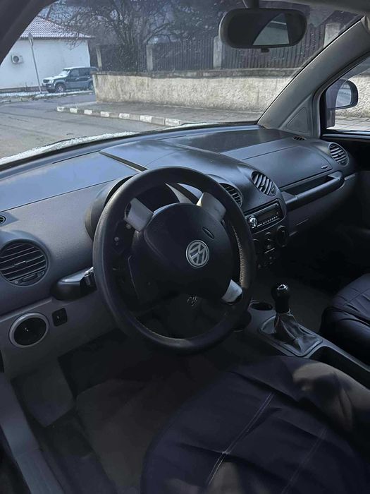 Лек автомобил Фолксваген Бийтъл