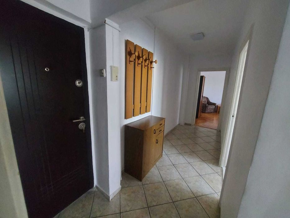 Proprietar, inchiriez apartament 2 camere decomandate, lângă Iulius Mall