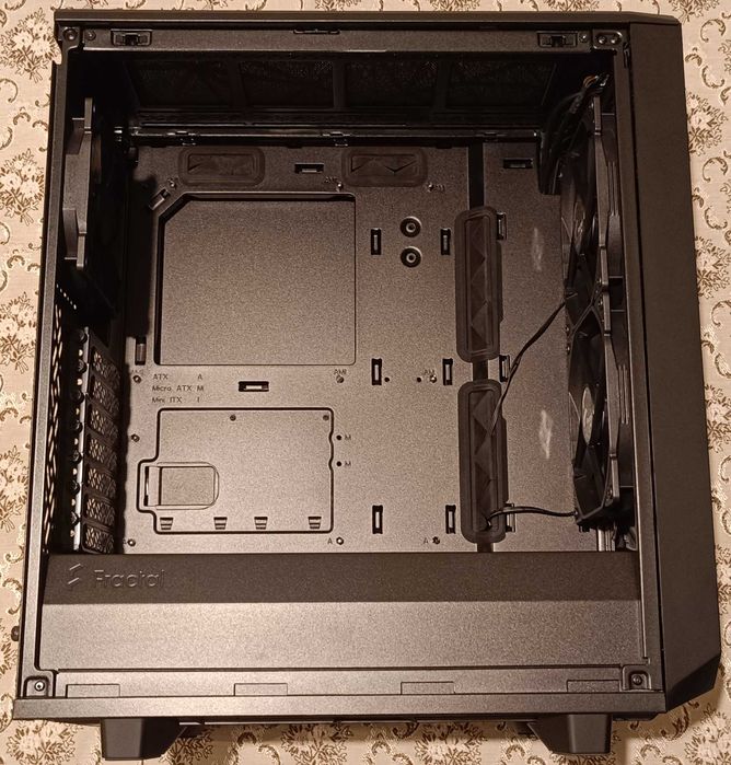 Кутия за компютър