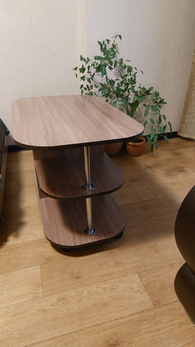 Столик журнальный