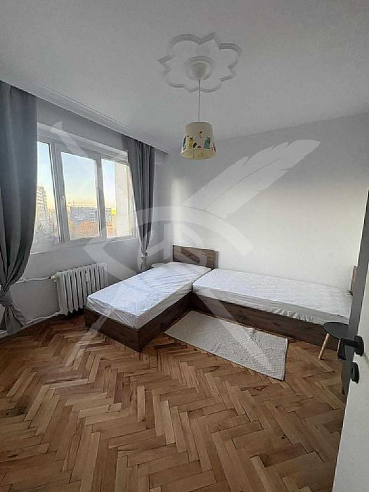 Дава се под наем Тристаен апартамент в София, Бъкстон - 83 кв.м за 618.12 € - Снимка #3
