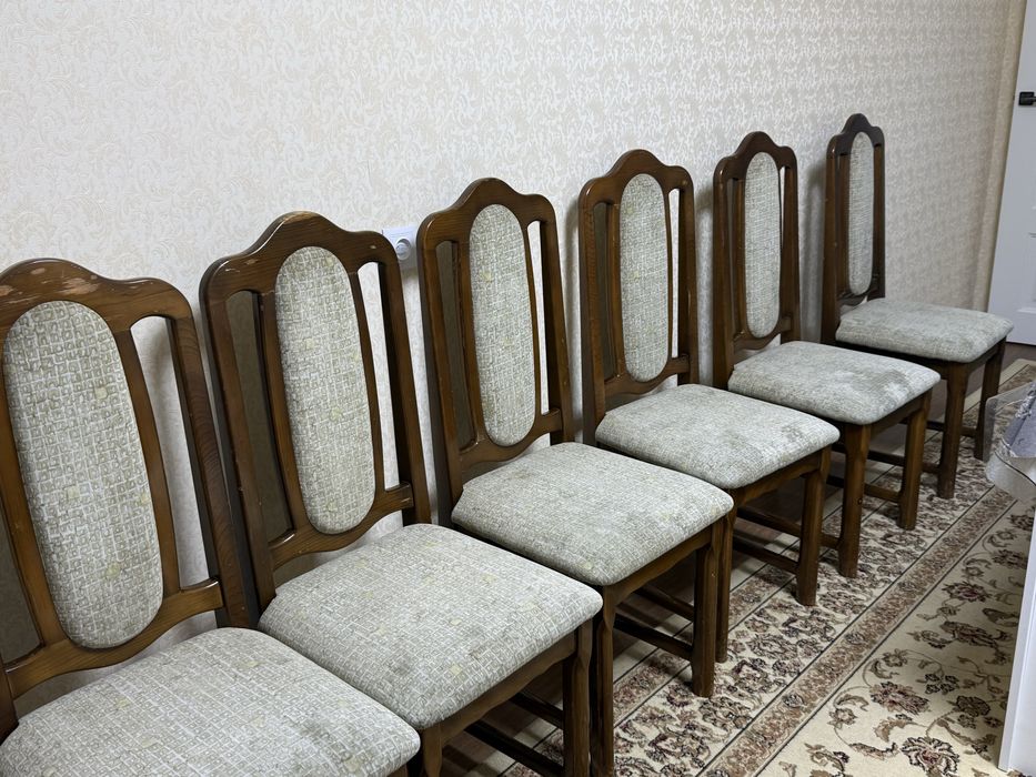 Продаются деревянные стулья в классическом стиле