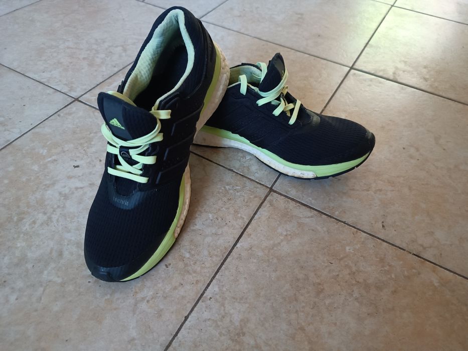 Încălțăminte de alergare (Adidas Glide Boost)