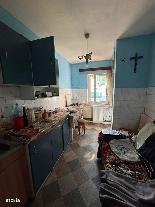 De vanzare apartament cu 4 camere, 2 bai si 2 balcoane, etajul 1, 70mp
