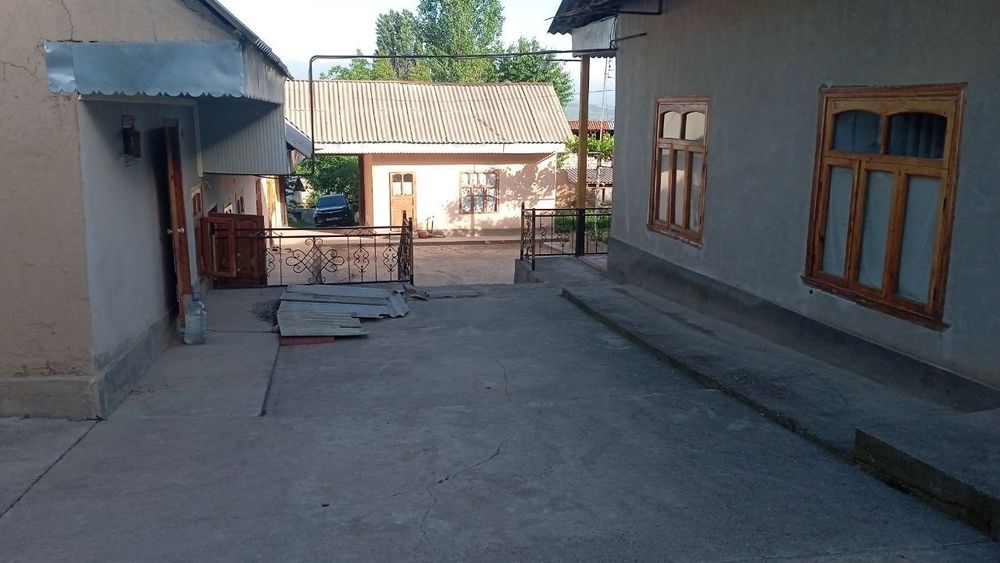 Ховли сотилади Ок тош