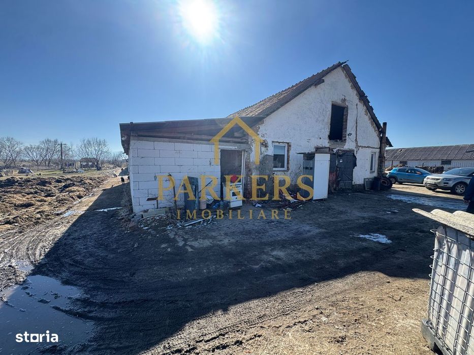 Fermă cu hală 275 mp Ileni, acces râu, Făgăraș
