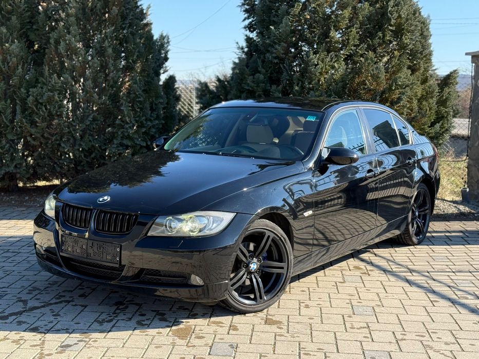 Vând  BMW e90 320i automatic , stare deosebită, negru metalizat