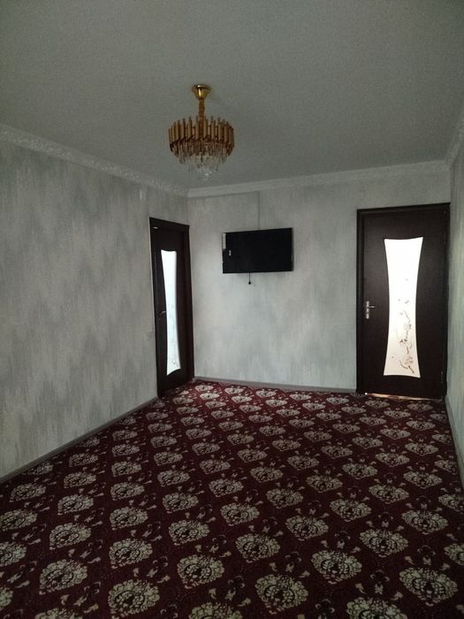 Mikrorayon, bozorcha orqasida kvartira