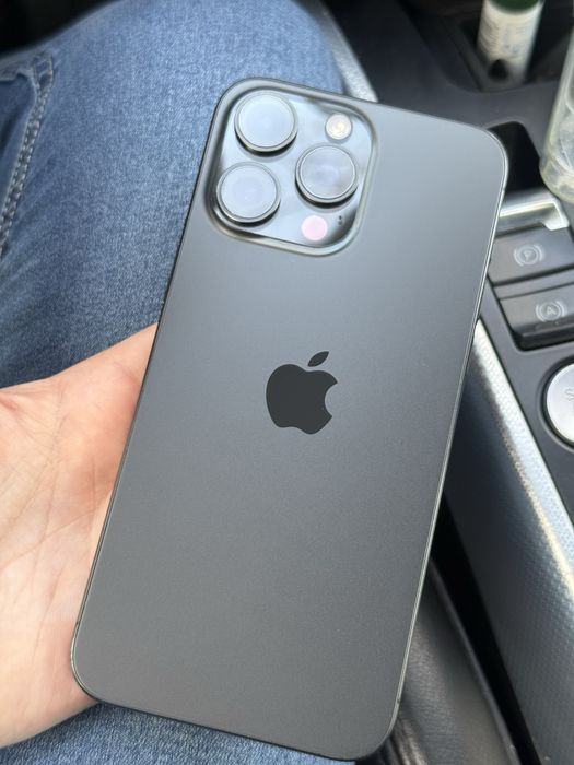 iPhone 15 Pro Max 93% baterie