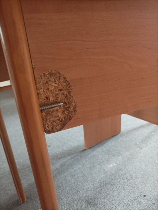 Продам стол книжку