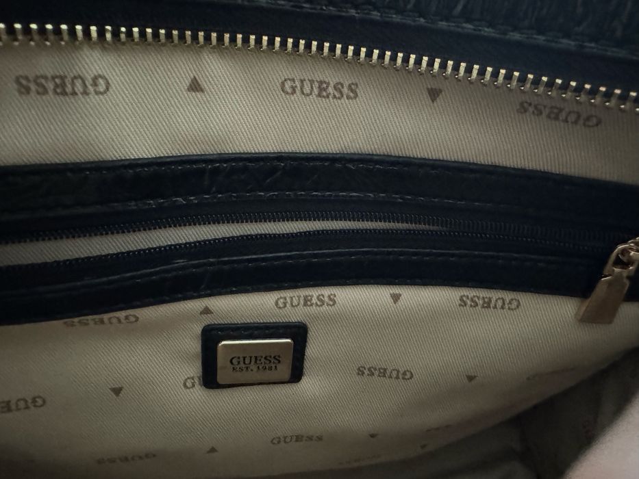 Geanta neagra Guess Silvana Tote bag