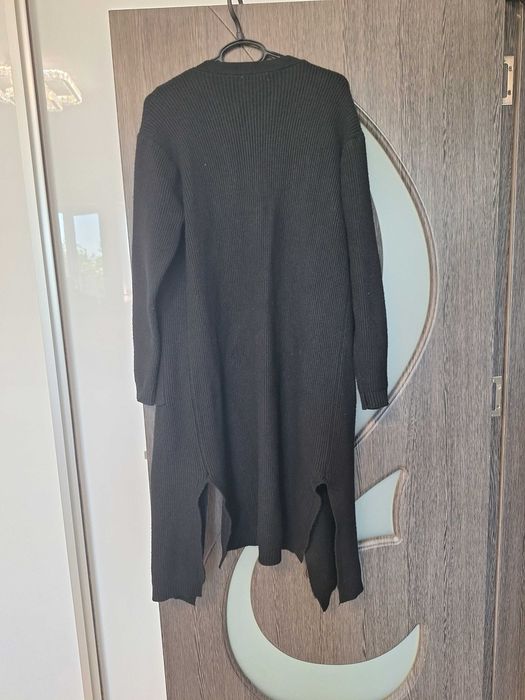 Cardigan dama marimea 44.Se vand amandoua la lot.Pret 65lei.