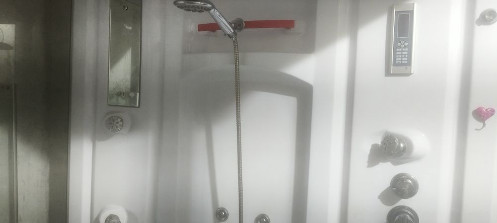 Продам душевую кабинку