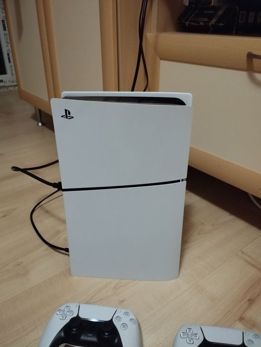 Playstation 5 Slim с игри