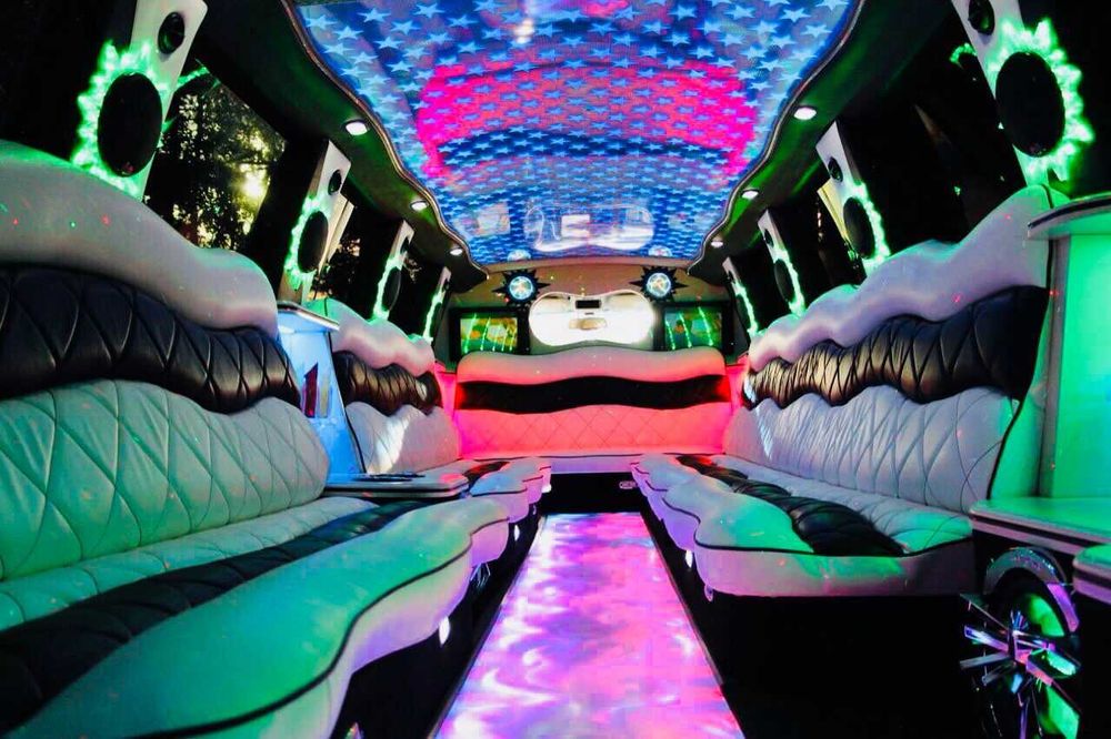 Limuzina de inchiriat Cadillac Escalade Inchiriez Limuzina