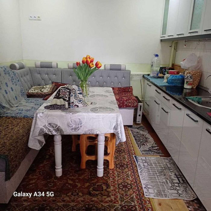 Центрда. Уй сотаман 6 хона 4 сотих расм озиники .брусчаткали