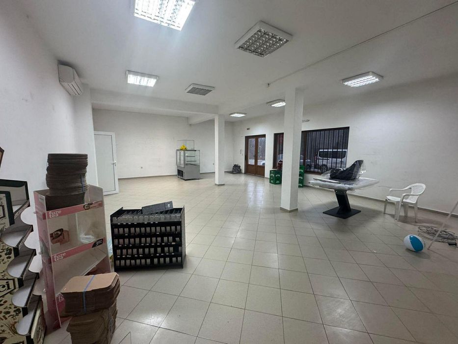 Дава се под наем Магазин в Нови Искър - 124 кв.м за 498.27 € - Снимка #1