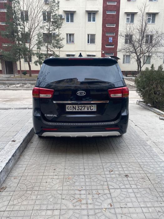 Продается KIA Carnival