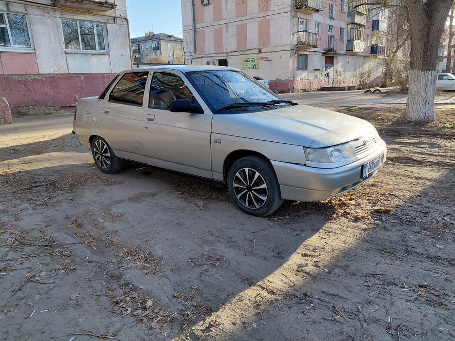 Продам ваз 2110..