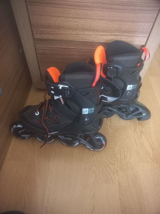 Vând role reglabile mărimea 32-35